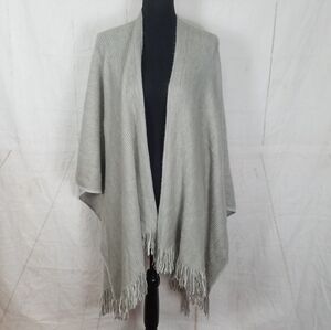 Vince camuto gray rauano poncho wrap